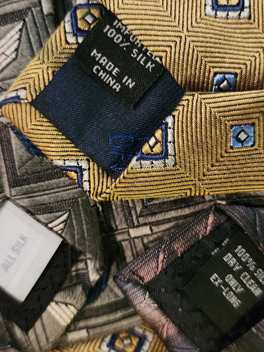 3pc Men’s 100% Silk Tie Lot Jos A Bank Joseph & Feiss Van Heusen Geometric